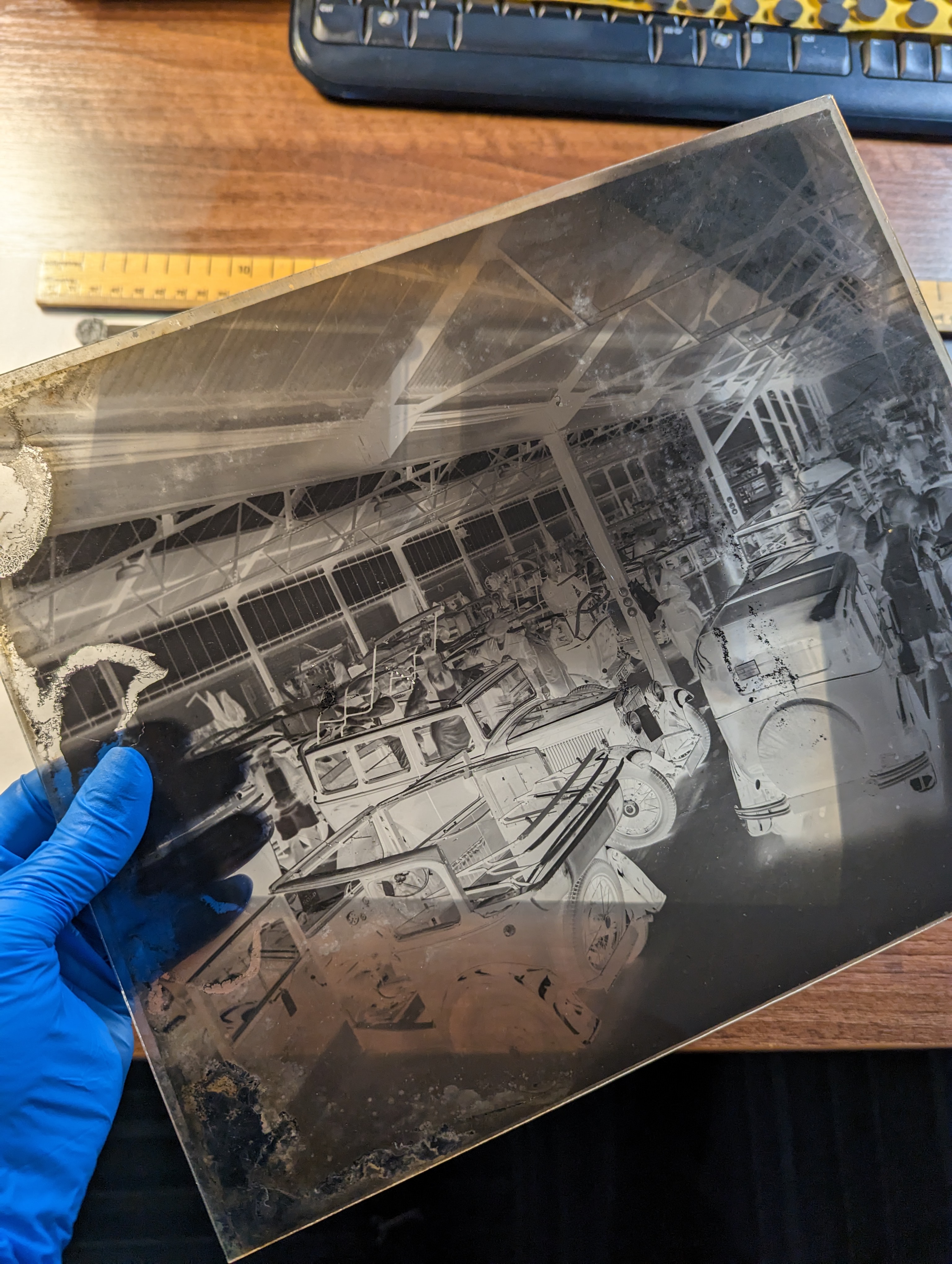 Digital delivery of digitised photographic files
